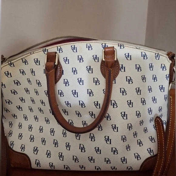 Dooney & Bourke ✨ - Picture 2 of 5